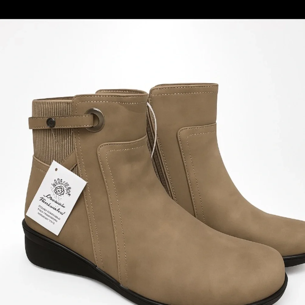 Harborsides Taupe Faux-Suede Ankle Boots Size 10 NWT – 1” Wedge, Side Zip